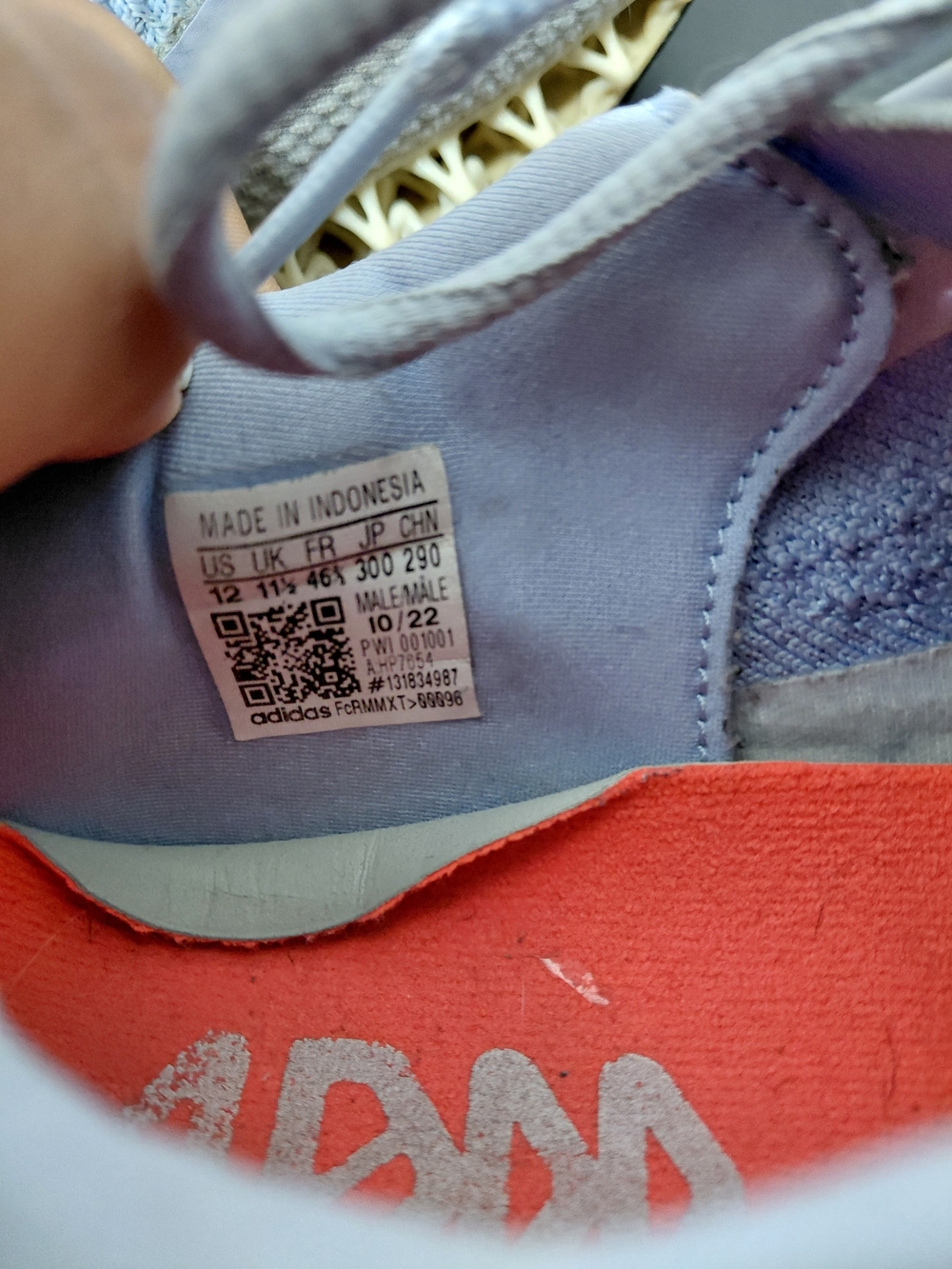 Adidas Men's Light Gray Running Shoes with Coral Accents - Picture 7 of 8